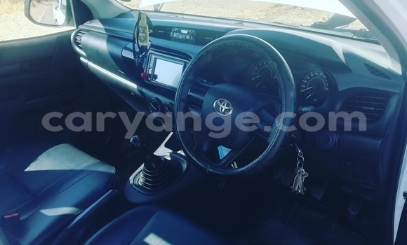 Acheter Occasion Voiture Toyota Hilux Blanc à Windhoek, Namibie Acheter Occasion Voiture Toyota Hilux Blanc à Windhoek, Namibie