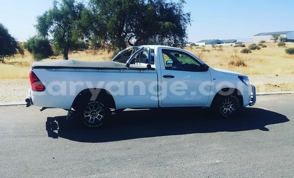 Acheter Occasion Voiture Toyota Hilux Blanc à Windhoek, Namibie Acheter Occasion Voiture Toyota Hilux Blanc à Windhoek, Namibie