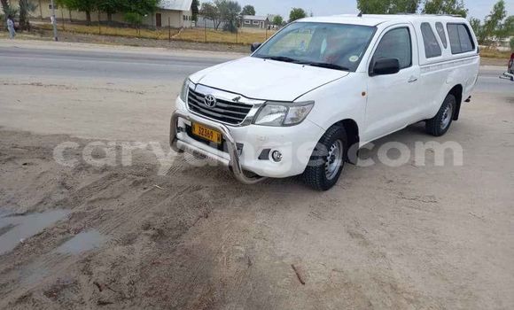 Acheter Occasion Voiture Toyota Hilux Blanc à Windhoek, Namibie Acheter Occasion Voiture Toyota Hilux Blanc à Windhoek, Namibie