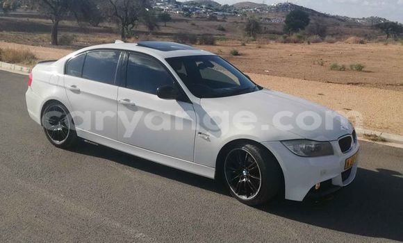 Acheter Occasion Voiture BMW 3–Series Blanc à Windhoek, Namibie Acheter Occasion Voiture BMW 3–Series Blanc à Windhoek, Namibie