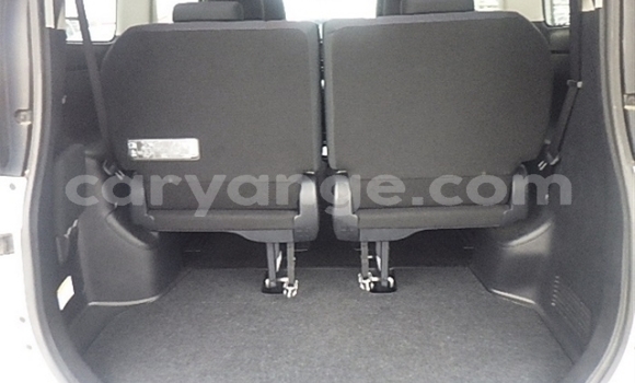 Acheter Occasion Voiture Toyota Noah Blanc à Windhoek, Namibie Acheter Occasion Voiture Toyota Noah Blanc à Windhoek, Namibie