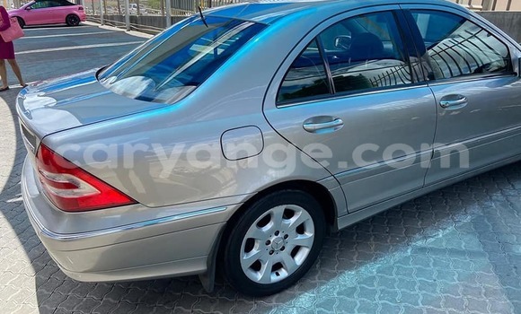 Acheter Occasion Voiture Mercedes-Benz C–Class Gris à Windhoek, Namibie Acheter Occasion Voiture Mercedes-Benz C–Class Gris à Windhoek, Namibie