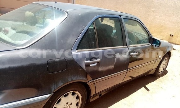 Acheter Occasion Voiture Mercedes-Benz C–Class Noir à Windhoek, Namibie Acheter Occasion Voiture Mercedes-Benz C–Class Noir à Windhoek, Namibie