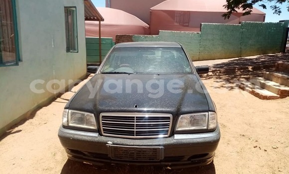 Acheter Occasion Voiture Mercedes-Benz C–Class Noir à Windhoek, Namibie Acheter Occasion Voiture Mercedes-Benz C–Class Noir à Windhoek, Namibie