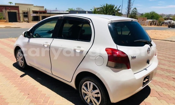 Acheter Occasion Voiture Toyota Vitz Blanc à Windhoek, Namibie