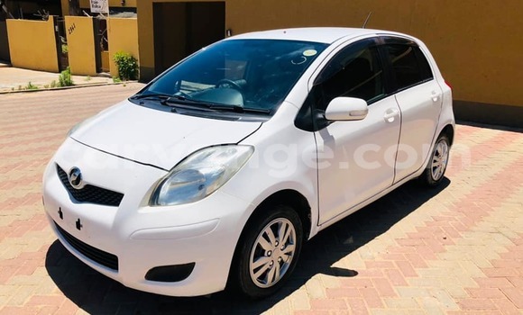 Acheter Occasion Voiture Toyota Vitz Blanc à Windhoek, Namibie Acheter Occasion Voiture Toyota Vitz Blanc à Windhoek, Namibie