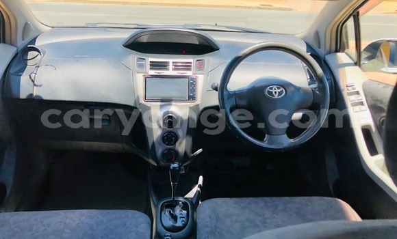 Acheter Occasion Voiture Toyota Vitz Blanc à Windhoek, Namibie Acheter Occasion Voiture Toyota Vitz Blanc à Windhoek, Namibie