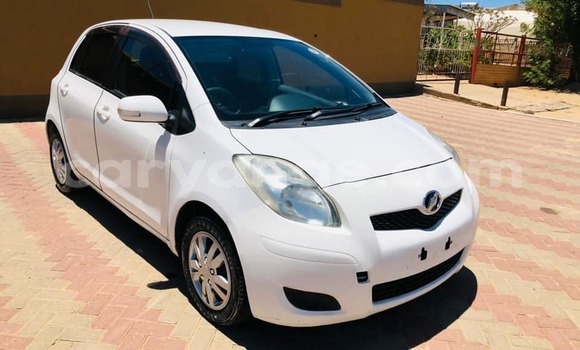 Acheter Occasion Voiture Toyota Vitz Blanc à Windhoek, Namibie Acheter Occasion Voiture Toyota Vitz Blanc à Windhoek, Namibie