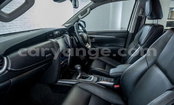 Acheter Occasion Voiture Toyota Fortuner Blanc à Windhoek, Namibie Acheter Occasion Voiture Toyota Fortuner Blanc à Windhoek, Namibie