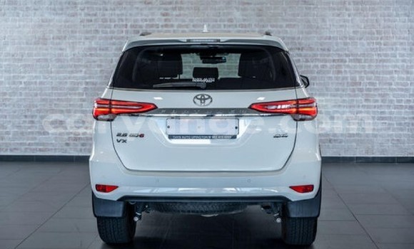 Acheter Occasion Voiture Toyota Fortuner Blanc à Windhoek, Namibie Acheter Occasion Voiture Toyota Fortuner Blanc à Windhoek, Namibie