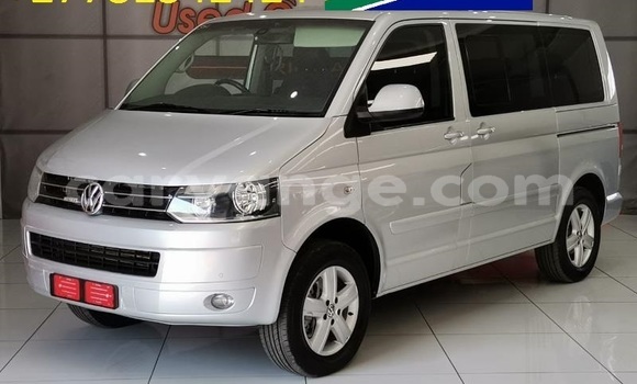 Buy Used Volkswagen Caravelle White Car in Windhoek in Namibia