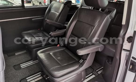 Acheter Occasion Voiture Volkswagen Caravelle Blanc à Windhoek, Namibie Acheter Occasion Voiture Volkswagen Caravelle Blanc à Windhoek, Namibie