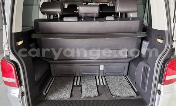 Acheter Occasion Voiture Volkswagen Caravelle Blanc à Windhoek, Namibie Acheter Occasion Voiture Volkswagen Caravelle Blanc à Windhoek, Namibie