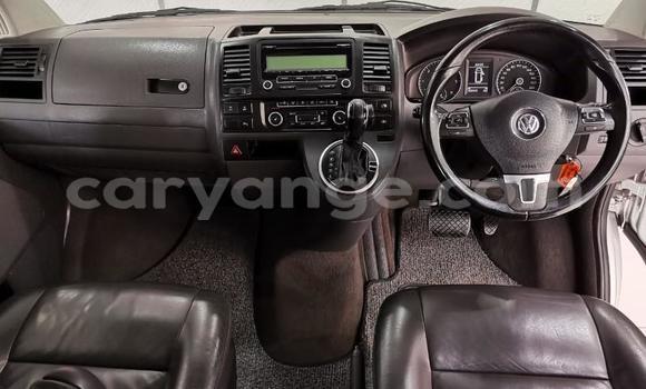 Acheter Occasion Voiture Volkswagen Caravelle Blanc à Windhoek, Namibie Acheter Occasion Voiture Volkswagen Caravelle Blanc à Windhoek, Namibie