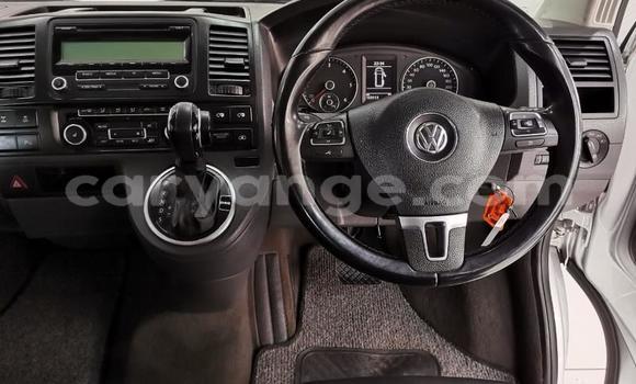 Acheter Occasion Voiture Volkswagen Caravelle Blanc à Windhoek, Namibie Acheter Occasion Voiture Volkswagen Caravelle Blanc à Windhoek, Namibie