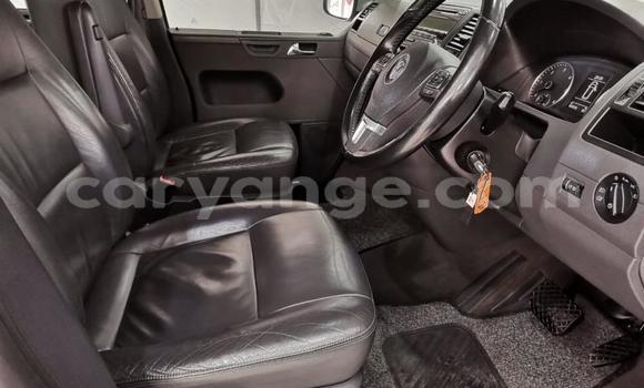 Acheter Occasion Voiture Volkswagen Caravelle Blanc à Windhoek, Namibie Acheter Occasion Voiture Volkswagen Caravelle Blanc à Windhoek, Namibie