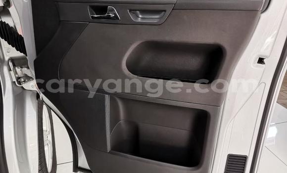 Acheter Occasion Voiture Volkswagen Caravelle Blanc à Windhoek, Namibie Acheter Occasion Voiture Volkswagen Caravelle Blanc à Windhoek, Namibie