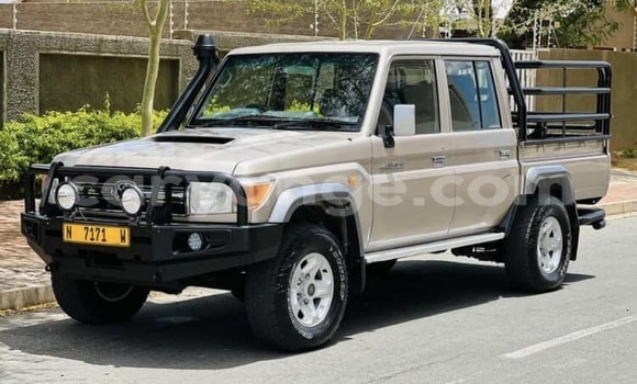 Acheter Occasion Voiture Toyota Land Cruiser Beige à Arandis, Kunene Acheter Occasion Voiture Toyota Land Cruiser Beige à Arandis, Kunene