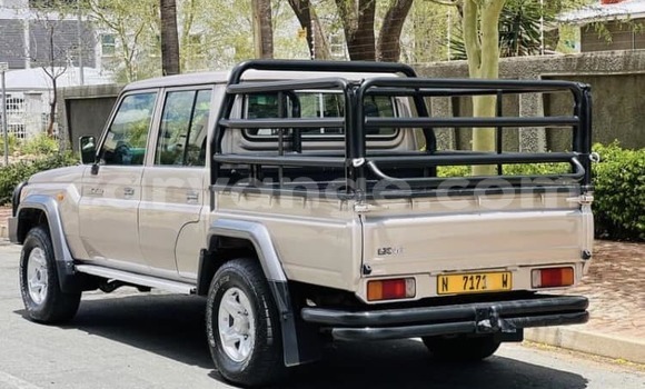 Acheter Occasion Voiture Toyota Land Cruiser Beige à Arandis, Kunene Acheter Occasion Voiture Toyota Land Cruiser Beige à Arandis, Kunene