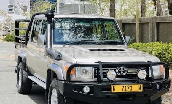 Acheter Occasion Voiture Toyota Land Cruiser Beige à Arandis, Kunene Acheter Occasion Voiture Toyota Land Cruiser Beige à Arandis, Kunene