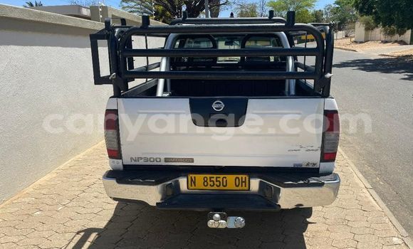 Acheter Occasion Voiture Nissan Hardbody Blanc à Arandis, Kunene Acheter Occasion Voiture Nissan Hardbody Blanc à Arandis, Kunene