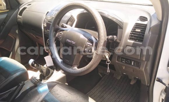 Acheter Occasion Voiture Isuzu KB Blanc à Windhoek, Namibie Acheter Occasion Voiture Isuzu KB Blanc à Windhoek, Namibie