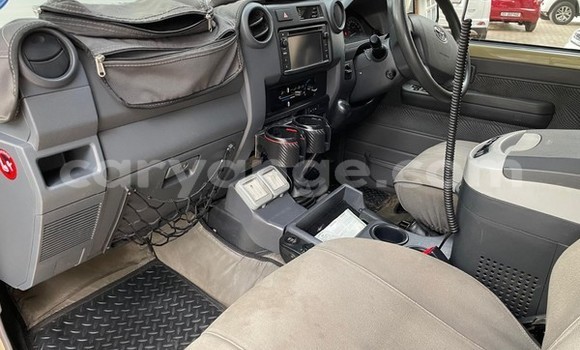 Buy Used Toyota Hilux Beige Car in Windhoek in Namibia Buy Used Toyota Hilux Beige Car in Windhoek in Namibia