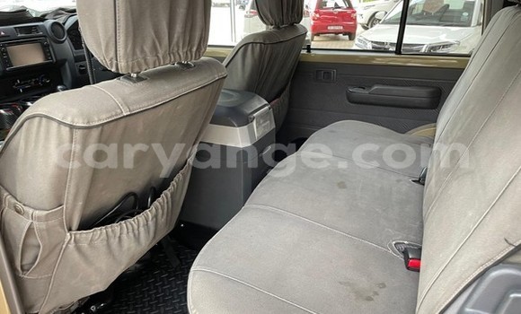 Buy Used Toyota Hilux Beige Car in Windhoek in Namibia Buy Used Toyota Hilux Beige Car in Windhoek in Namibia