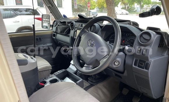 Buy Used Toyota Hilux Beige Car in Windhoek in Namibia Buy Used Toyota Hilux Beige Car in Windhoek in Namibia