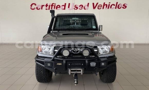 Buy Used Toyota Land Cruiser Silver Car in Katima Mulilo in Caprivi