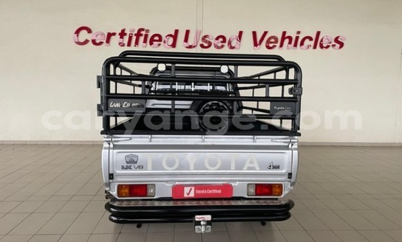 Buy Used Toyota Land Cruiser Silver Car in Katima Mulilo in Caprivi Buy Used Toyota Land Cruiser Silver Car in Katima Mulilo in Caprivi