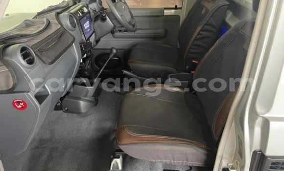 Buy Used Toyota Land Cruiser Silver Car in Katima Mulilo in Caprivi Buy Used Toyota Land Cruiser Silver Car in Katima Mulilo in Caprivi