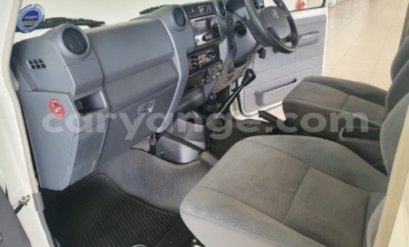 Buy Used Toyota Land Cruiser White Car in Windhoek in Namibia Buy Used Toyota Land Cruiser White Car in Windhoek in Namibia