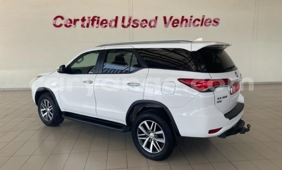 Buy Used Toyota Fortuner White Car in Walvis Bay in Namibia Buy Used Toyota Fortuner White Car in Walvis Bay in Namibia