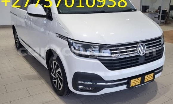 Acheter Occasion Voiture Volkswagen Caravelle Blanc à Windhoek, Namibie Acheter Occasion Voiture Volkswagen Caravelle Blanc à Windhoek, Namibie