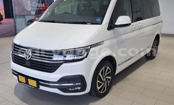 Buy Used Volkswagen Caravelle White Car in Windhoek in Namibia Buy Used Volkswagen Caravelle White Car in Windhoek in Namibia