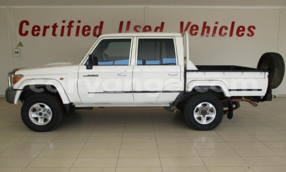 Acheter Occasion Voiture Toyota Land Cruiser Blanc à Windhoek, Namibie Acheter Occasion Voiture Toyota Land Cruiser Blanc à Windhoek, Namibie