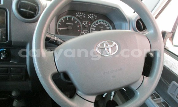 Buy Used Toyota Land Cruiser White Car in Windhoek in Namibia Buy Used Toyota Land Cruiser White Car in Windhoek in Namibia