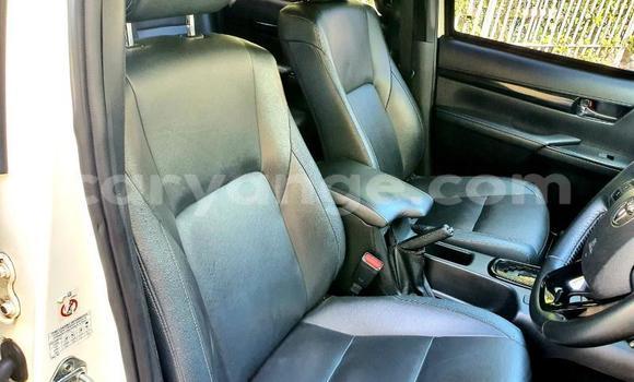 Acheter Occasion Voiture Toyota Hilux Blanc à Gobabis, Omaheke Acheter Occasion Voiture Toyota Hilux Blanc à Gobabis, Omaheke