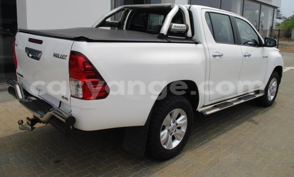 Buy Used Toyota Hilux White Car in Karasburg in Karas Buy Used Toyota Hilux White Car in Karasburg in Karas