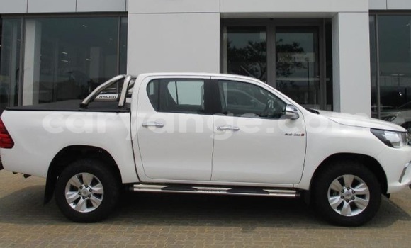 Buy Used Toyota Hilux White Car in Karasburg in Karas Buy Used Toyota Hilux White Car in Karasburg in Karas