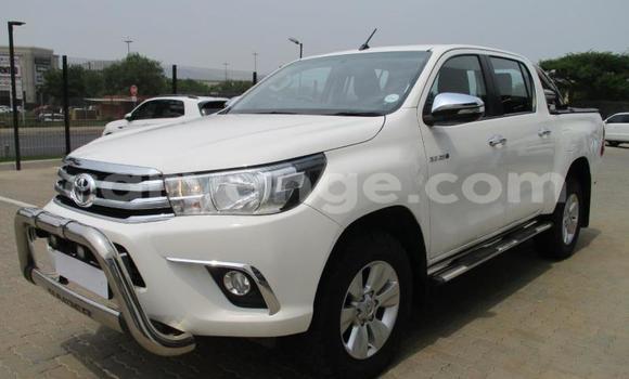 Buy Used Toyota Hilux White Car in Karasburg in Karas Buy Used Toyota Hilux White Car in Karasburg in Karas