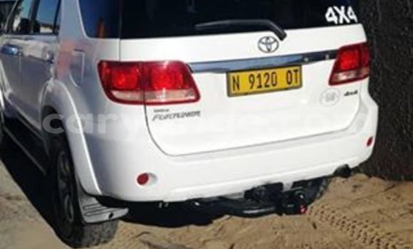 Acheter Occasion Voiture Toyota Fortuner Blanc à Windhoek, Namibie Acheter Occasion Voiture Toyota Fortuner Blanc à Windhoek, Namibie
