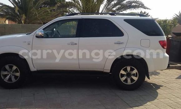 Acheter Occasion Voiture Toyota Fortuner Blanc à Windhoek, Namibie Acheter Occasion Voiture Toyota Fortuner Blanc à Windhoek, Namibie