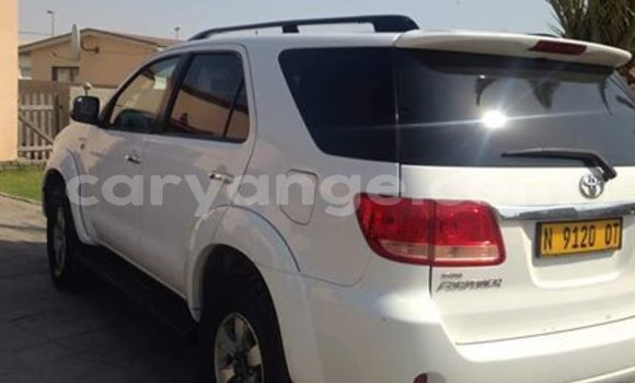 Acheter Occasion Voiture Toyota Fortuner Blanc à Windhoek, Namibie Acheter Occasion Voiture Toyota Fortuner Blanc à Windhoek, Namibie