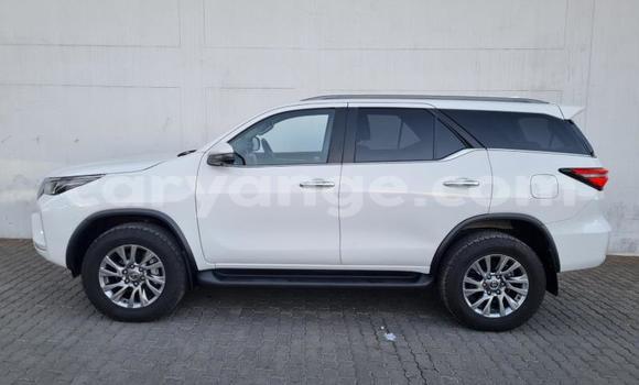 Buy Used Toyota Fortuner White Car in Karasburg in Karas