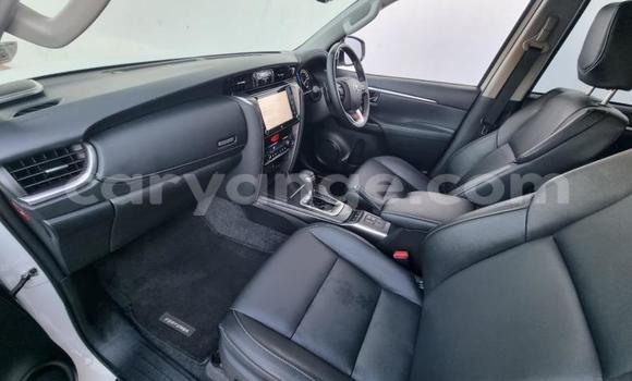 Acheter Occasion Voiture Toyota Fortuner Blanc à Karasburg, Karas Acheter Occasion Voiture Toyota Fortuner Blanc à Karasburg, Karas