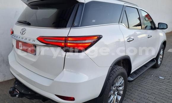 Acheter Occasion Voiture Toyota Fortuner Blanc à Karasburg, Karas Acheter Occasion Voiture Toyota Fortuner Blanc à Karasburg, Karas