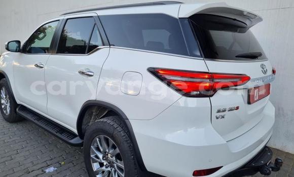 Acheter Occasion Voiture Toyota Fortuner Blanc à Karasburg, Karas Acheter Occasion Voiture Toyota Fortuner Blanc à Karasburg, Karas