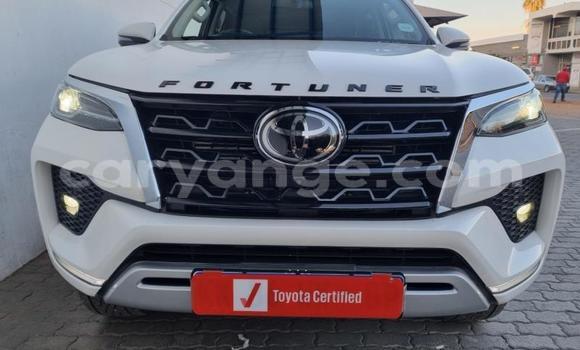 Acheter Occasion Voiture Toyota Fortuner Blanc à Karasburg, Karas Acheter Occasion Voiture Toyota Fortuner Blanc à Karasburg, Karas